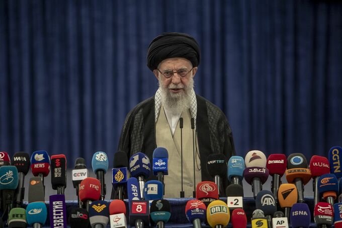 イラン最高指導者が批判、トランプ氏の交渉の誘いは「トリック」