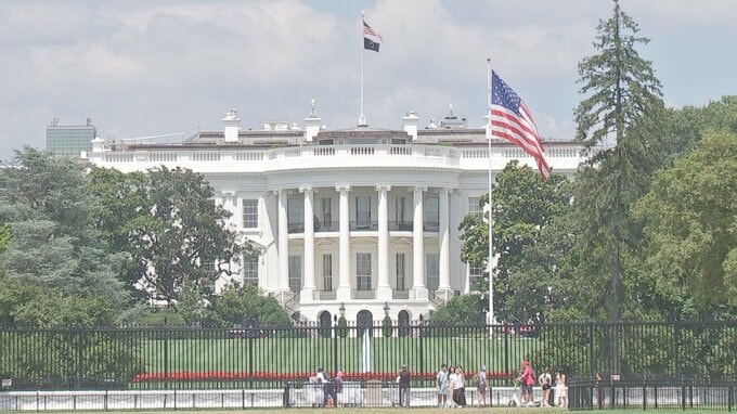 トランプ政権　永住権の申請に新指針　母国の大使館での手続きを義務付け 