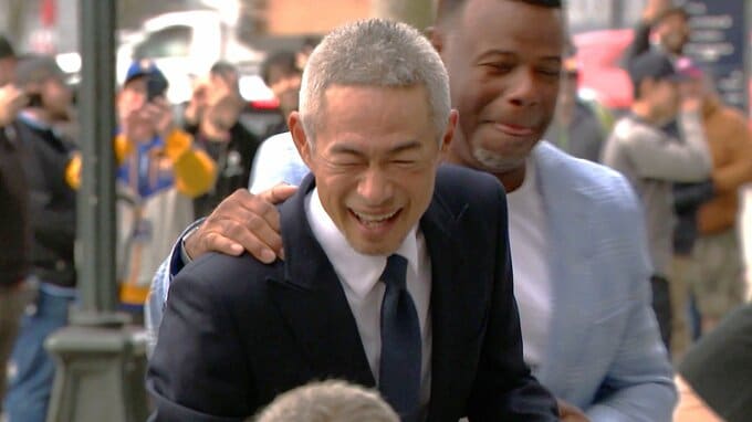 イチローも苦笑い「常に僕には何かが足りないっていう...」銅像のバット折れるハプニング、愛犬も同席「こういう機会はもうない」|TBS NEWS DIG