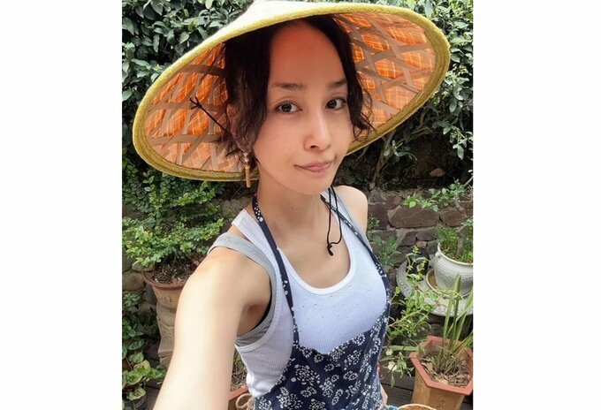 【中島美嘉】　「茶摘み体験」「自然にふれてリフレッシュ」　中国での一コマに反響|TBS NEWS DIG