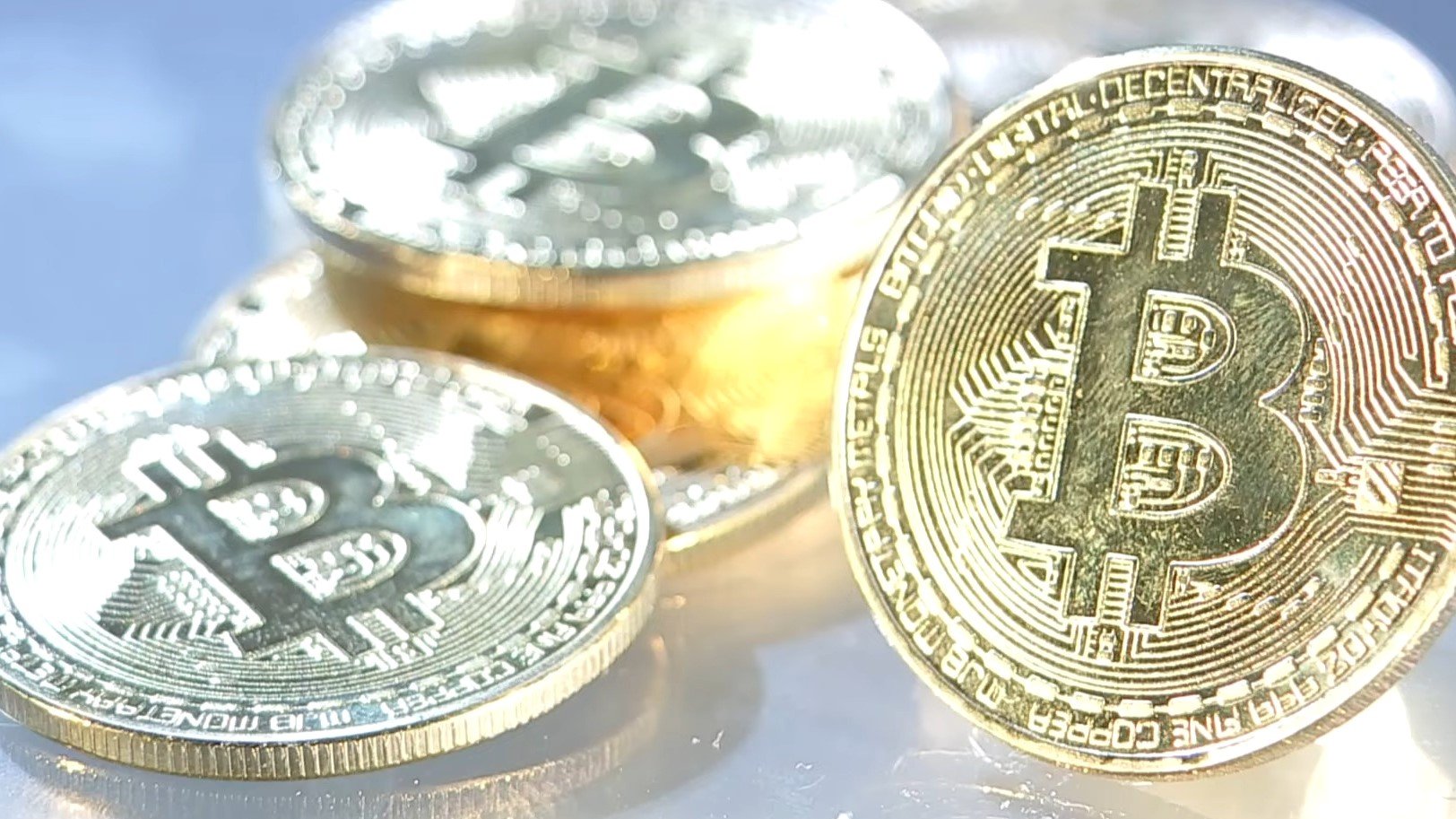 トランプ政権における暗号資産政策の大転換 ビットコイン備蓄構想とステーブルコインの法整備で市場拡大へ | TBS CROSS DIG with  Bloomberg