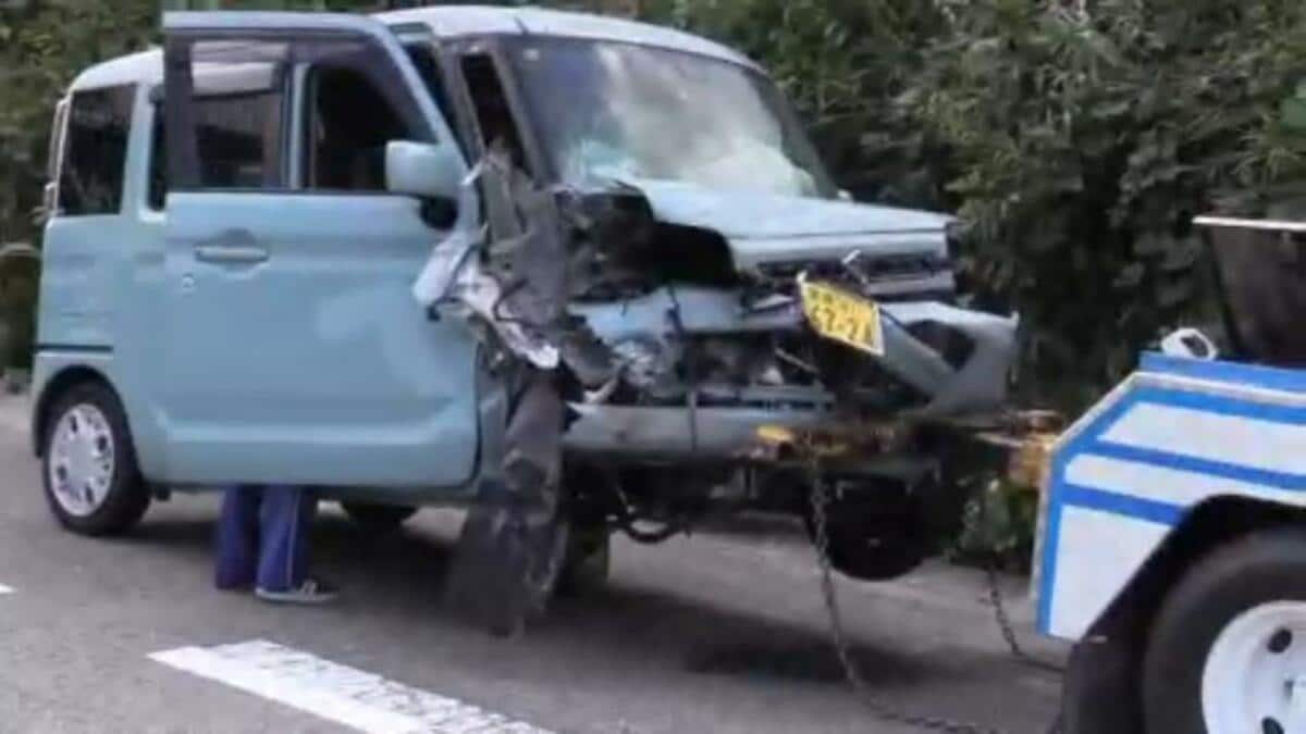 車同士が正面衝突し86歳女性が死亡する事故 女性2人が重軽傷 愛媛