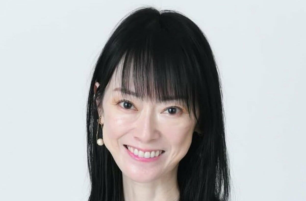 遠野 な ぎこ 生い立ち