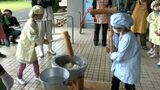 奄美大島の小学校で餅つき 鹿児島・宇検村 | 鹿児島のニュース|MBC NEWS|南日本放送