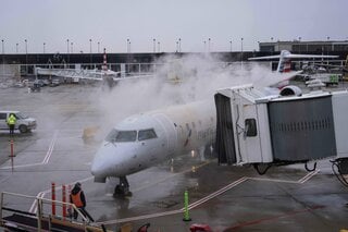 シカゴに雪が降り全米の航空運賃が高くなる、航空便欠航なお｢増加中｣| TBS CROSS DIG with Bloomberg