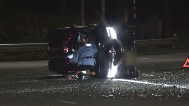 記者の目の前で車の衝突事故　記者「いま救急車呼んでる」「車から出た方がいい」　４人負傷も命に別状なし　青森県青森市|TBS NEWS DIG