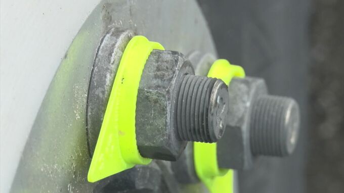 全国で相次いだタイヤ脱落事故防止へ　タイヤが外れる前兆…ナットの緩みが一目で分かる器具「チェックポイント」とは|TBS NEWS DIG