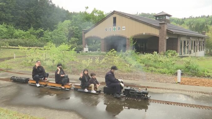ＧＷ〝ミニＳＬ〟に乗って出発進行～！鉄道ファンの親子らでにぎわう 鳥取県八頭町　|　BSSニュース | BSS山陰放送