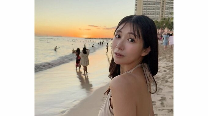 【 穂川果音 】 ワイキキで見返り美背中「サンセットのお裾分け」 フォロワー感嘆「女神様がいます」|TBS NEWS DIG