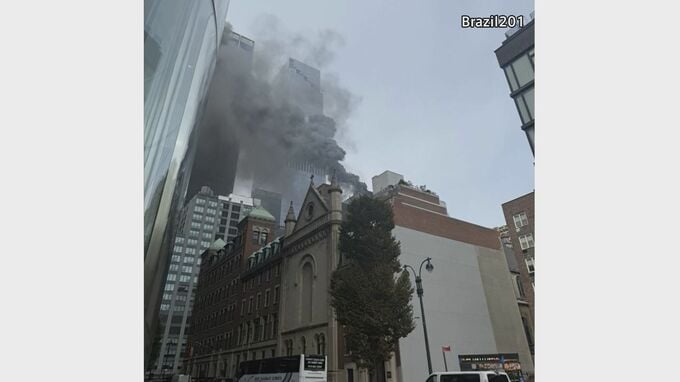 NYマンハッタンの高層マンションで火災　黒煙があがり一時騒然|TBS NEWS DIG