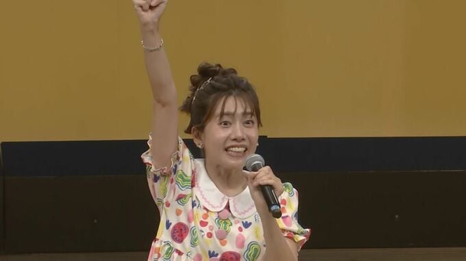 「歌のお姉さん」小野あつこさんが福生署１日署長に就任し交通安全呼びかけ　警視庁|TBS NEWS DIG