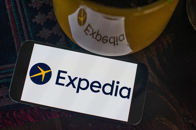 エクスペディアが業績下方修正、米旅行需要の減少響く－株価下落