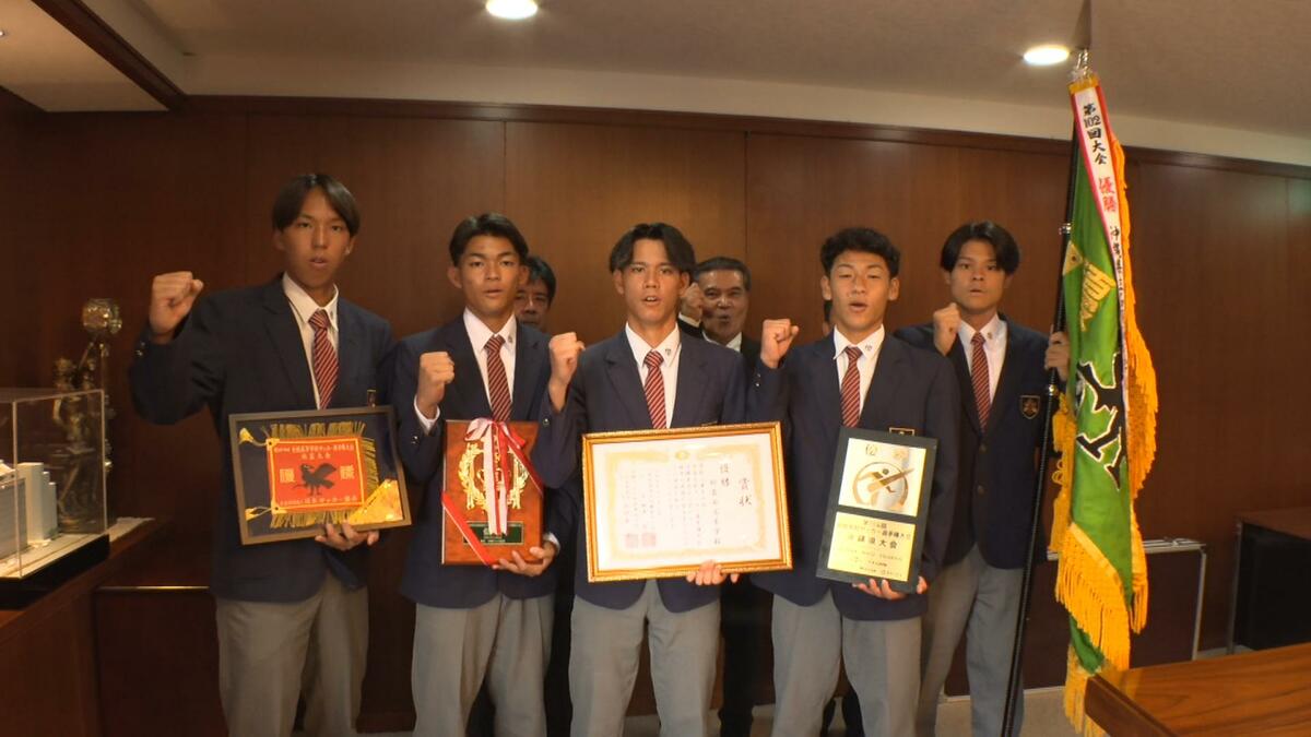 2年連続19回目の県大会優勝果たした那覇西サッカー部　全国選手権を前に意気込み