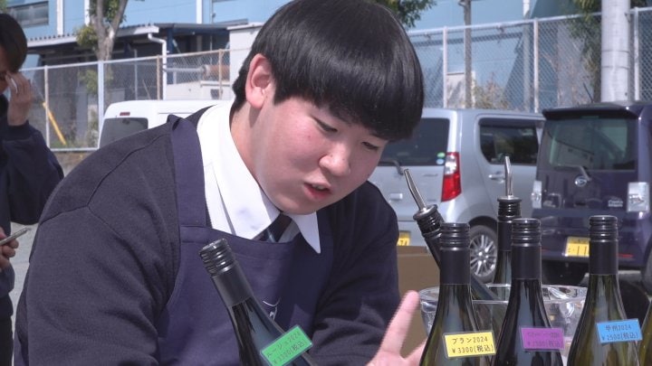 高校生が授業で醸造したオリジナルワインも出品　南アルプスワインサミット