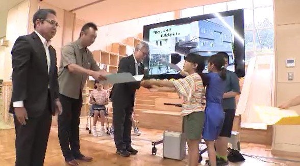 「大切に、楽しく使っていきたい…」改修工事を終えた新校舎で「ありがとうの会」建築会社関係者など学校に招き、感謝伝える…長野・栄村・さかえ小中学校「多様な学び」を開放的な新校舎で深める　|　SBC NEWS | 長野のニュース | SBC信越放送