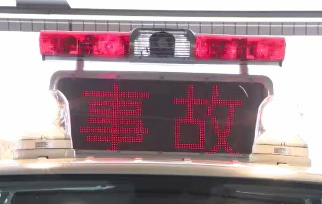 対向車線にはみ出し大型トラックと衝突　軽乗用車の27歳男性会社員が大けが　しなの鉄道大屋駅近くの緩い左カーブの下り坂　長野・上田市|TBS NEWS DIG