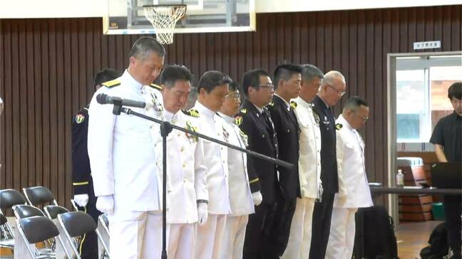 63年前、奄美大島で墜落事故 輸血用血液輸送中の自衛隊員ら13人死亡 くれないの塔慰霊祭 鹿児島|TBS NEWS DIG