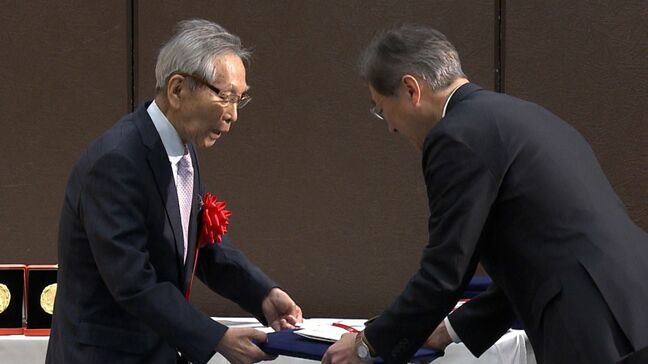 地域社会の発展に貢献「山陽新聞賞」贈呈式 岡山県医師会の松山正春会長や彫刻家の武藤順九さんら【岡山】|TBS NEWS DIG