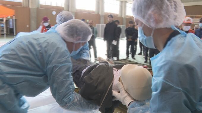 大規模災害を想定した検視・遺族対応訓練「ご遺族の元へ…重要なこと」|TBS NEWS DIG