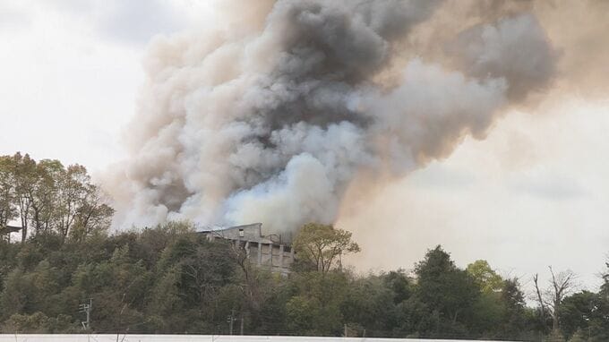 養鶏場で火災　消火活動続く「鶏舎から火が出ている」　鹿児島・出水市　|　鹿児島のニュース｜MBC NEWS｜南日本放送