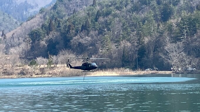 未だ鎮火に至らず...東根市の山林火災　自衛隊や消防などが早朝から消火活動　さらに燃え広がっているという情報はなし（山形）　|　山形のニュース│TUYテレビユー山形