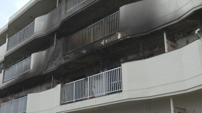 「団地の部屋から火の手が…」町営住宅で火事　男女4人が病院へ搬送　39歳男性は重いやけど　徳島・上板町|TBS NEWS DIG