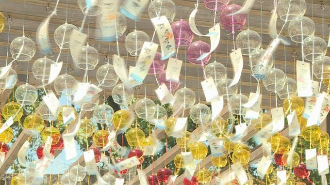 「風鈴の合唱団みたい」3000個の音色で涼を 山口・琴崎八幡宮|TBS NEWS DIG