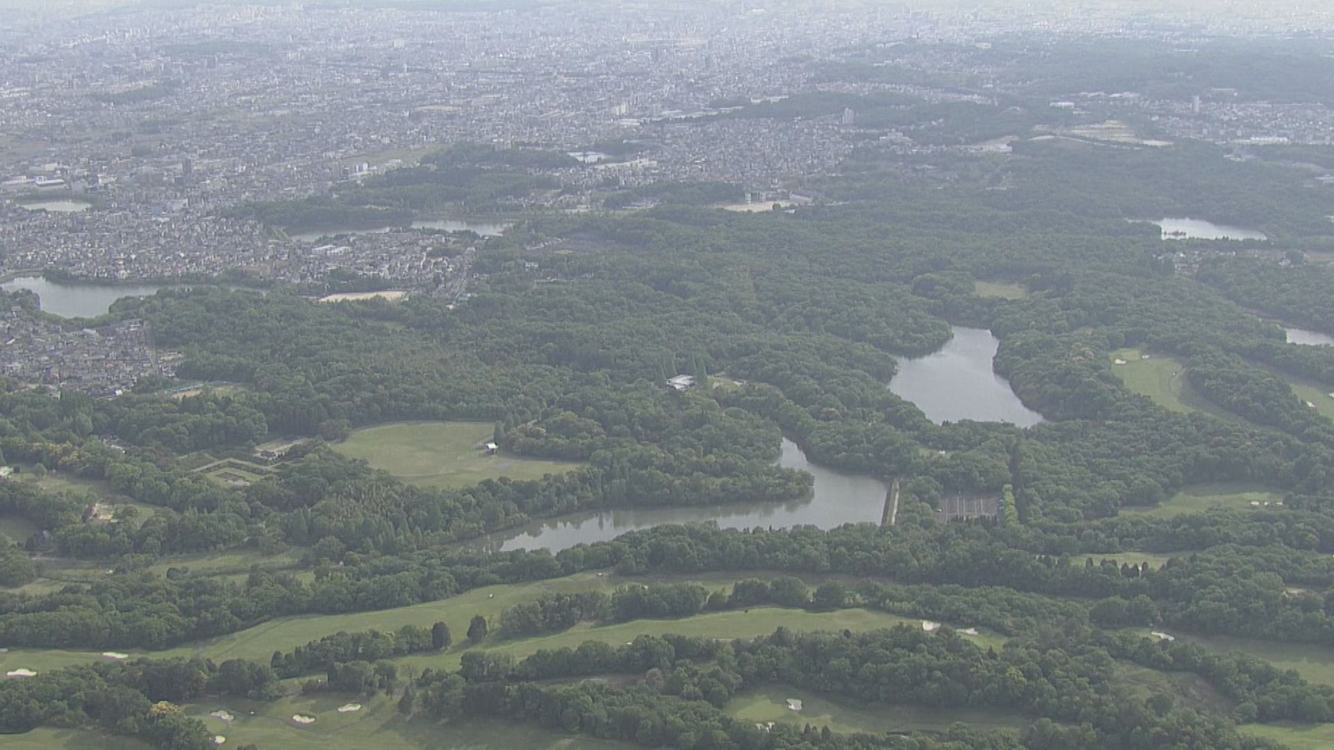 公園で男女2人を襲ったイノシシ　池に入ったまま姿を現さず　そのまま沈んだか　所長は「生死の判定はまだわからない」　