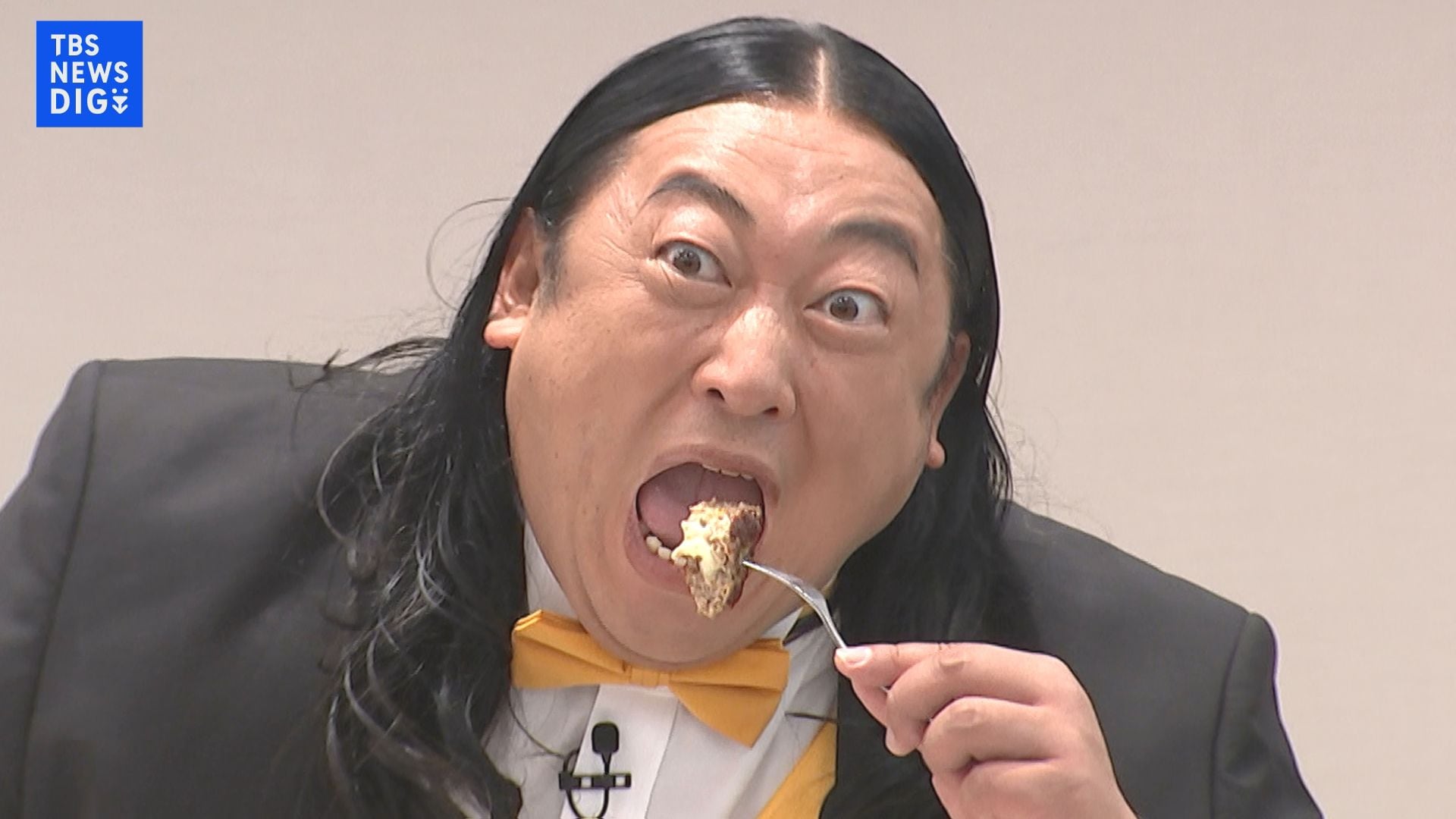 ロバート秋山】ジョイフル総料理長にダンスのムチャブリ “秋山節“炸裂