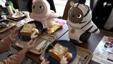 倍率は4倍!「ワクワクしかない」AIロボット『LOVOT』と一緒に旅する“里帰り”バスツアー|TBS NEWS DIG