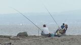 蒸し暑い “海の日” 岩瀬浜で釣り人のんびり 富山県内5か所ですでに真夏日 最高気温は8月上旬の見込み |TBS NEWS DIG