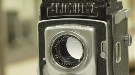 1954年発売の「フジカフレックス」も 上下にレンズを持つ“二眼レフ