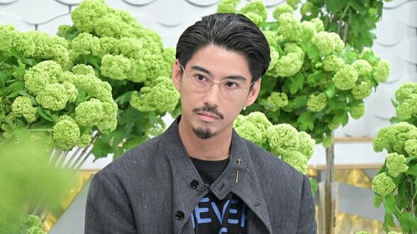 賀来賢人「僕の人生を変えてくれた」恩人・福田雄一との秘話に感動の声「素敵な関係」「こっちまでウルッと来た」【日曜日の初耳学】　|　MBSニュース | 関西の最新ニュースを分かりやすく。