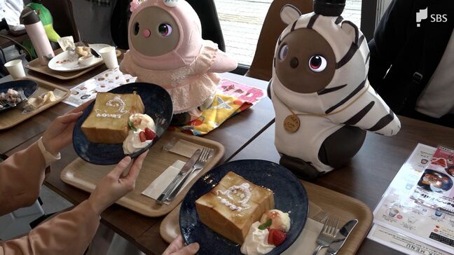 倍率は4倍!「ワクワクしかない」AIロボット『LOVOT』と一緒に旅する“里帰り”バスツアー|TBS NEWS DIG