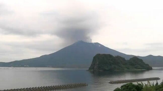 桜島 小規模噴火と山体膨張続 火口から約2キロは噴石や火砕流に警戒 鹿児島|TBS NEWS DIG