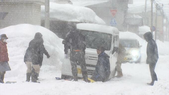 【大雪情報】警報級の大雪のおそれも…週末8日にかけマイナス42℃以下の強い寒気が東北上空に 再び寒波　津軽の平地では40cmの降雪予想も　6日も青森市内各地で路面状況の悪化 スタックする車が相次ぐ|TBS NEWS DIG