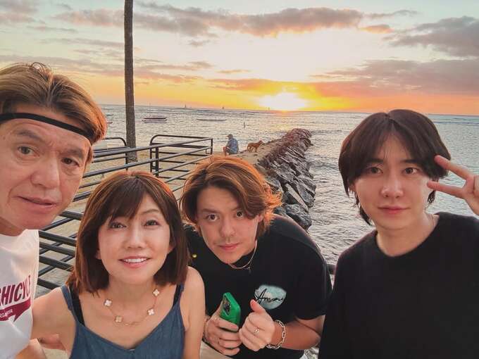 【 ヒロミ ＆ 松本伊代 】　家族４人ショット　長男・小園凌央さんが公開　「ヒロミさん二人！？」「めちゃそっくり」反響続々|TBS NEWS DIG