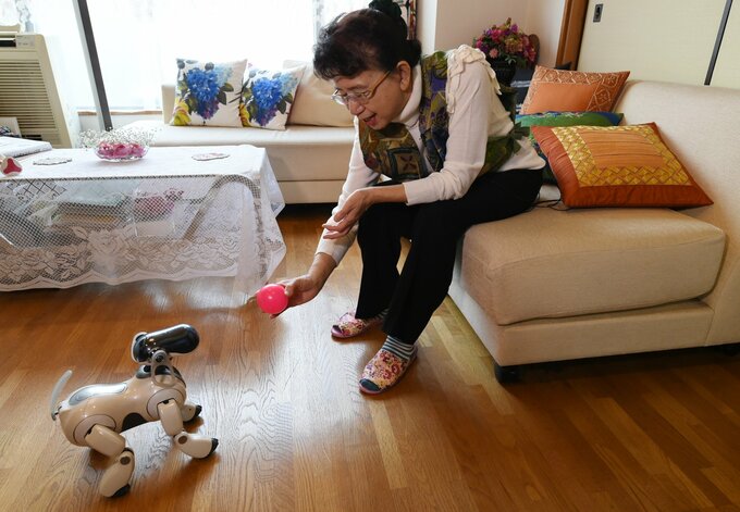 AIロボットに委ねる親の介護、その功罪を考える