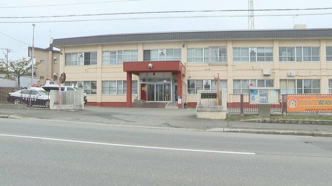 20代の知人男性に対し無理やり…不同意わいせつ容疑で道立高校の35歳教諭の男を逮捕「そんなことはしていません」と否認|TBS NEWS DIG