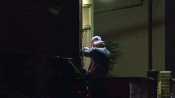 知人の頭をハンマーで殴り逃走、海に飛び込み身柄を確保された男  強盗傷害の罪で起訴|TBS NEWS DIG