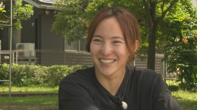 サッカー・パリ五輪メンバーの北川ひかる選手 母校の小学校訪れ「1番良い色のメダルを持って帰りたい」と意気込み　|　石川県のニュース｜MRO北陸放送