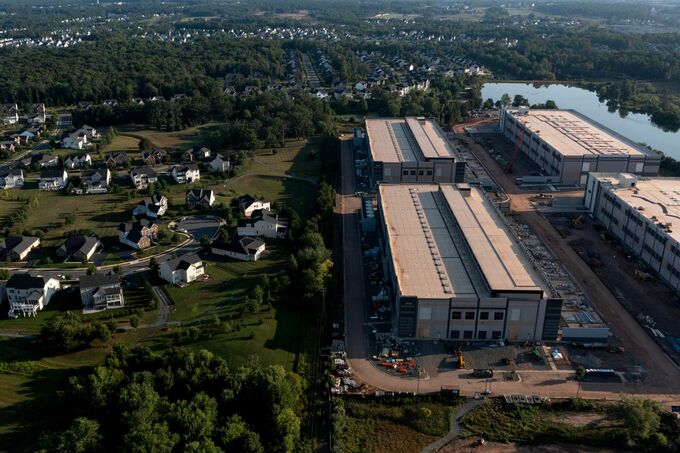 アマゾン幹部、ＡＩ規制の緩和求める－進歩を妨げかねないと警告