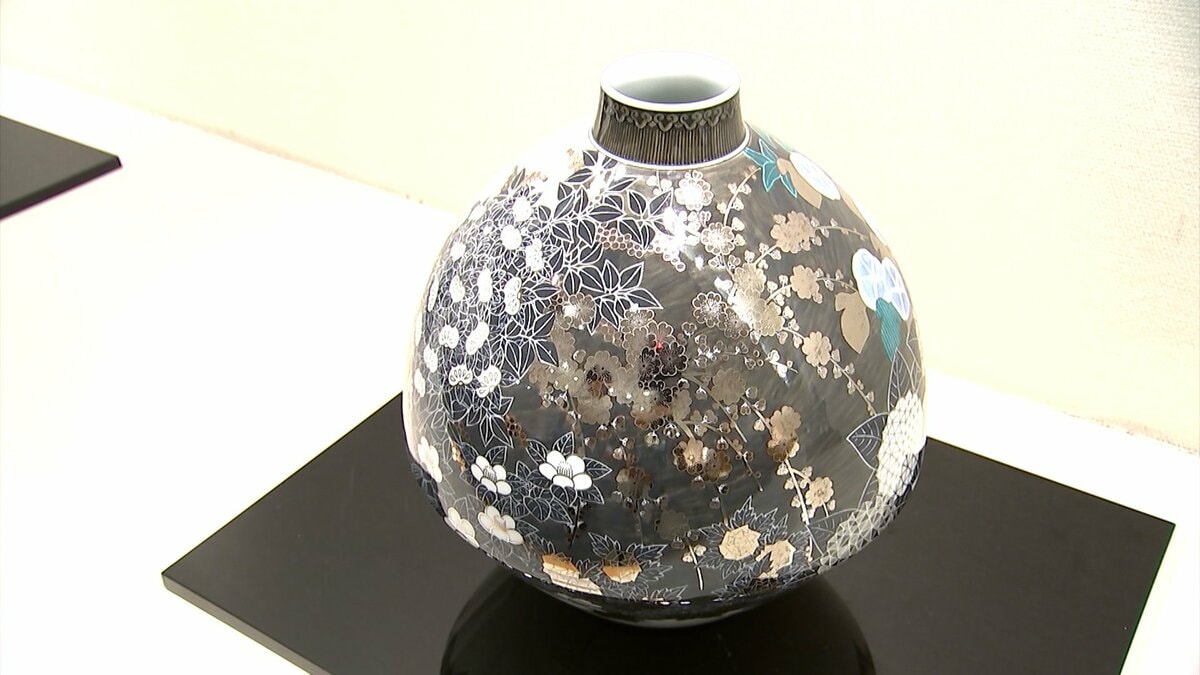重要無形文化財「色絵磁器」保持者 十四代今泉今右衛門さんの作品展
