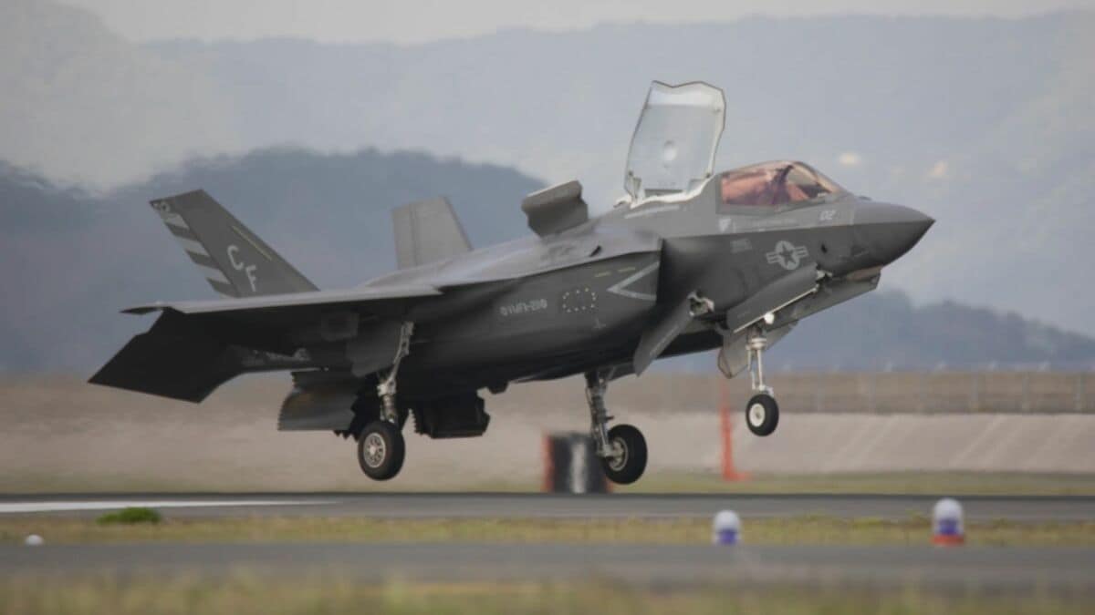 岩国基地に“F35B新部隊”配備 事前通告なしの配備に抗議するよう