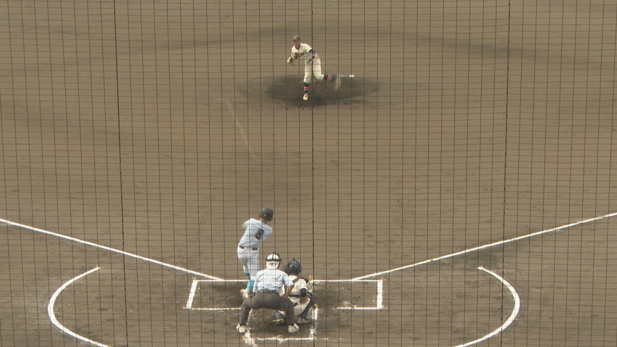 全国高校野球山梨大会　2回戦　第1シードの山梨学院が4対0で巨摩に勝利