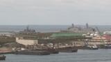 石垣港に米海軍の揚陸艦と海自の訓練支援艦 日米の艦船が初めて同時入港 石垣空港に米軍機も飛来予定 |TBS NEWS DIG