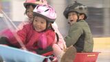 ウィンタースポーツのシーズン到来「楽しかった!冷たかった!」スケートリンクで園児は大はしゃぎ|TBS NEWS DIG
