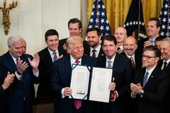 ステーブルコイン法が成立、トランプ氏署名－「ドルの地位守る」| TBS CROSS DIG with Bloomberg