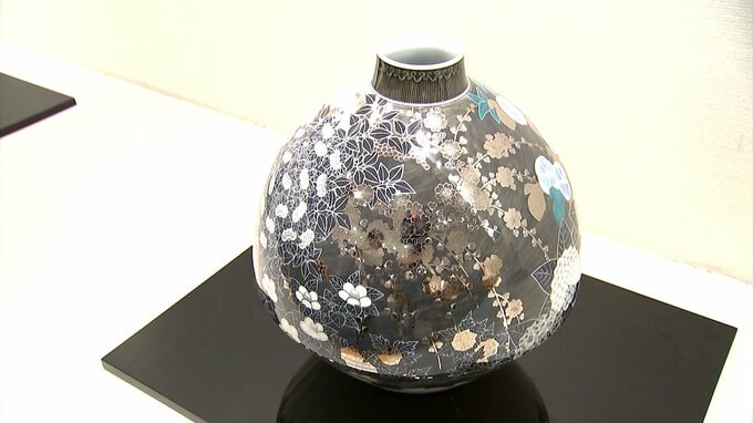 重要無形文化財「色絵磁器」保持者 十四代今泉今右衛門さんの作品展【高松三越】|TBS NEWS DIG