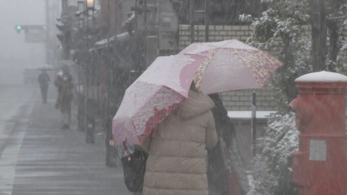 積雪で物流にも影響…ヤマト運輸は山梨県全域で集荷配送停止…佐川急便は東京・神奈川・山梨・長野の一部で荷物の預かりと配送停止